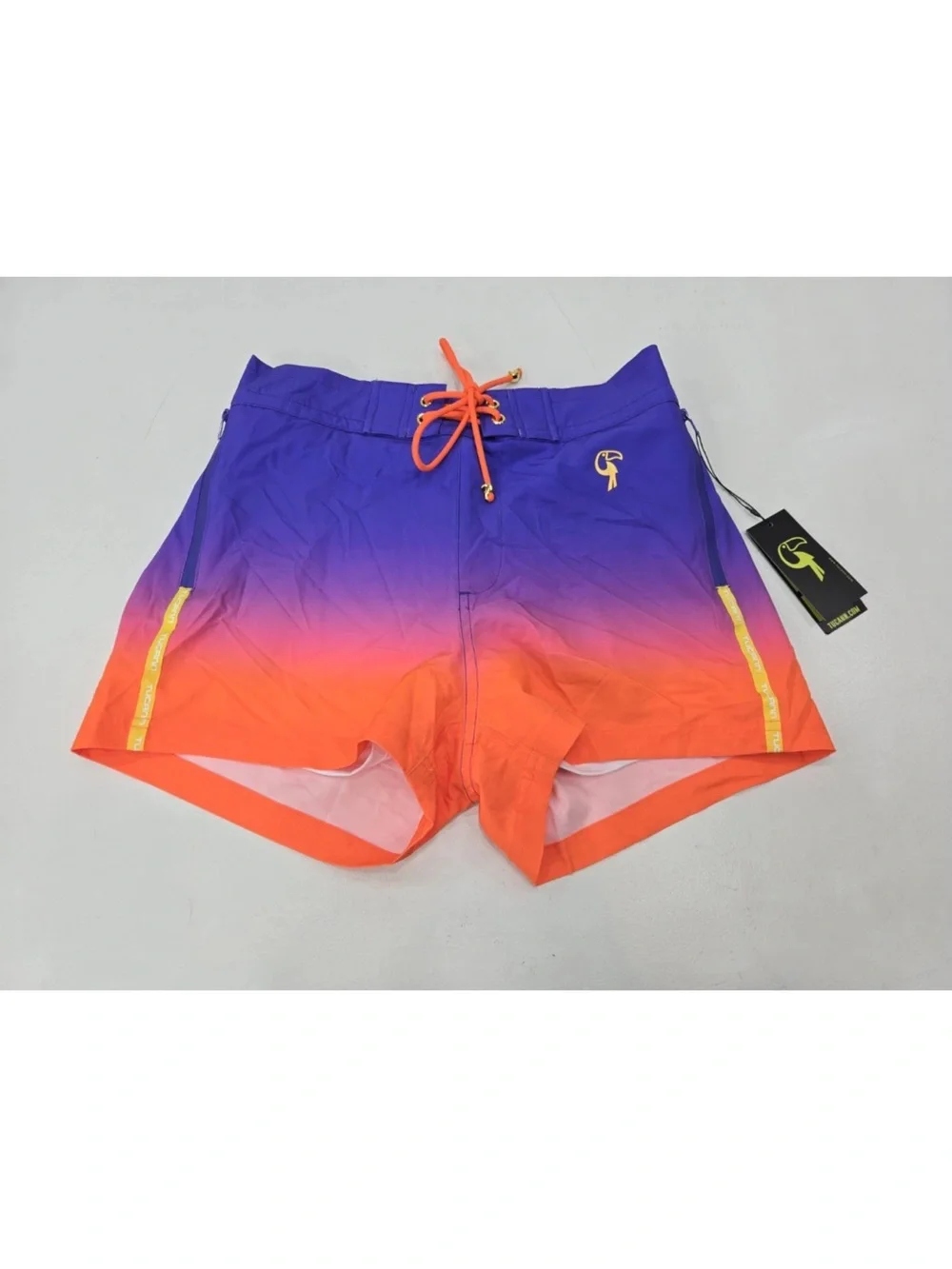 TUCANN Faded Crimson v2 3-inch Swim Shorts Lined Trunks Mens Size S NEW